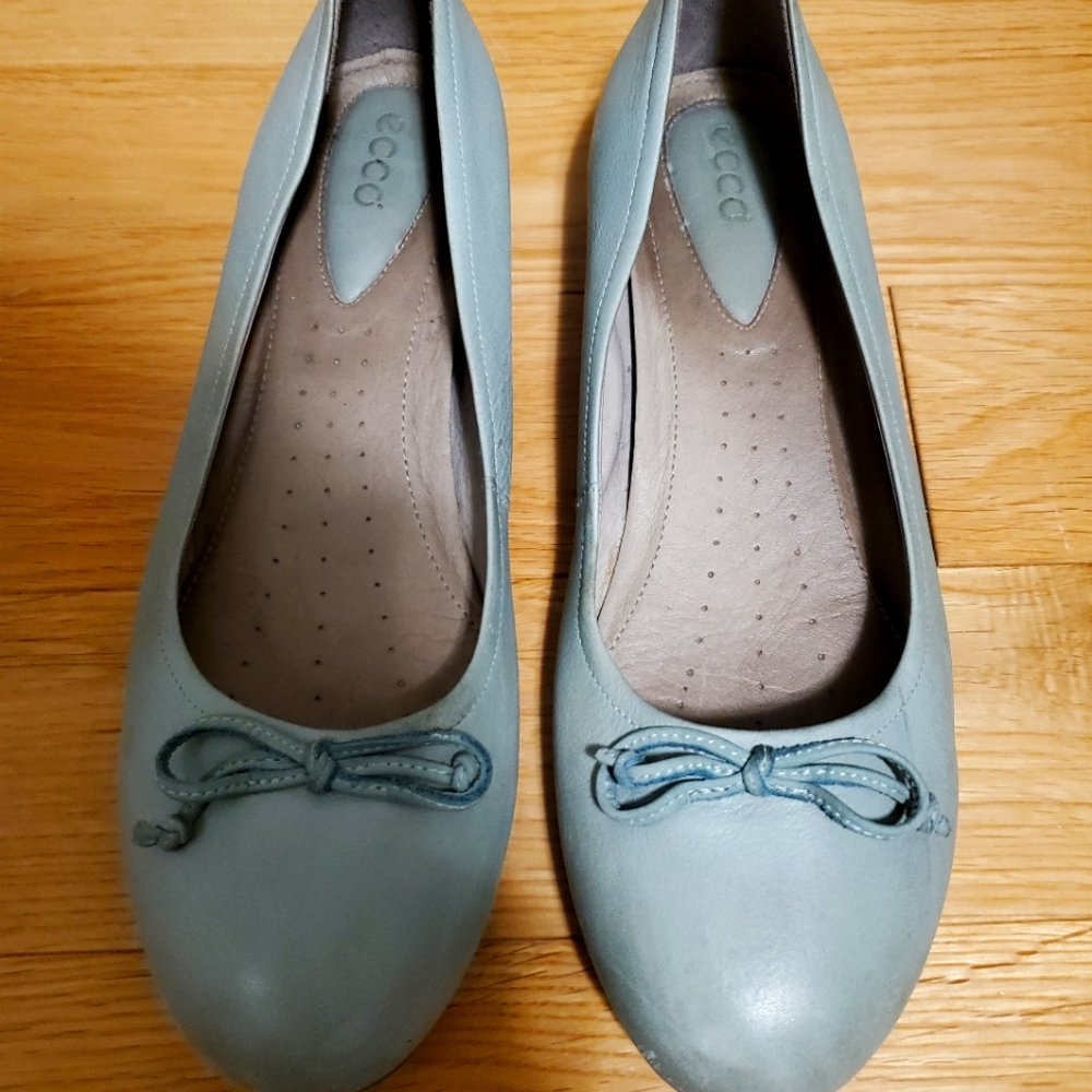 Ecco Moss Green Flats